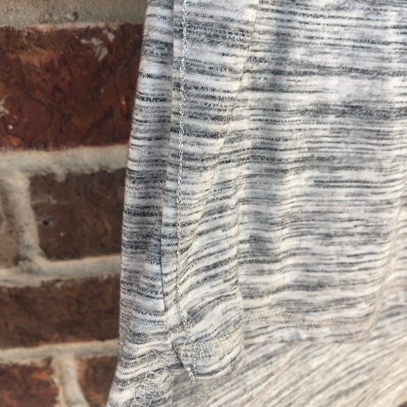 Little Girl’s L.O.G.G. By H&M High Low Graphic Top Size 12-14 - Picture 4 of 7